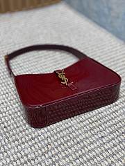 YSL Le 5 À 7 Hobo Bag Red Patent Size 23 x 16 x 6.5 cm - 2