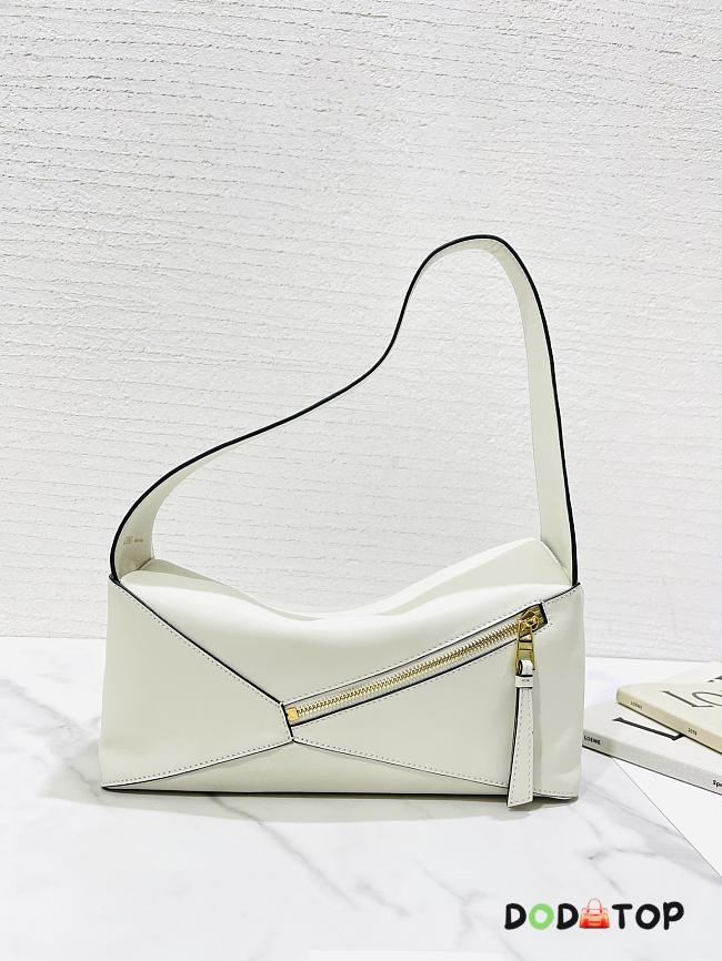 Loewe Puzzle Hobo Bag in Soft White Size 29 x 12 x 10 cm - 1