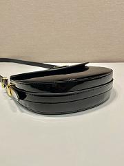 Prada Shoulder Bag Black Patent Leather Size 21 x 17 x 6 cm - 4