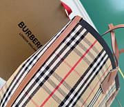 Burberry Medium London Tote Bag Size 51.3 x 18.5 x 29 cm - 4