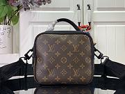 Louis Vuitton Quest Messenger Bag M46973 Size 18 x 18 x 10 cm - 4