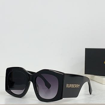 Burberry Glasses 02