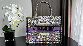 Dior Book Tote Medium 01 Size 36 x 18 x 28 cm