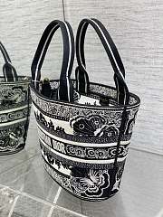 Dior Hat Basket Bag White and Black Size 27 x 20 x 8 cm - 5