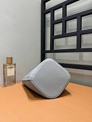 Loewe Mini Leather Pebble Bucket Bag Grey Size 19 cm - 6