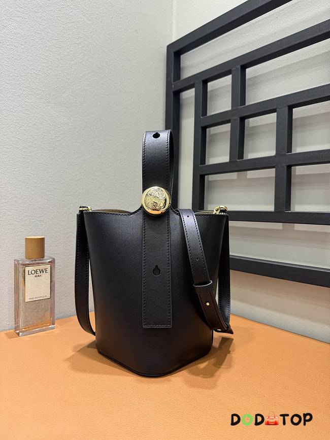 Loewe Mini Leather Pebble Bucket Bag Black Size 19 cm - 1