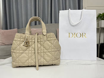 Dior Toujours Medium Bag Beige Size 28.5 cm