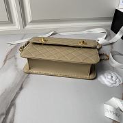 Chanel Vintage Beige Double Turnlock Single Flap Size 23 ×16 cm - 5