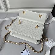 Chanel Vintage White Double Turnlock Single Flap Size 23 ×16 cm - 5