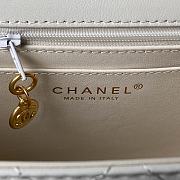 Chanel Vintage White Double Turnlock Single Flap Size 23 ×16 cm - 2