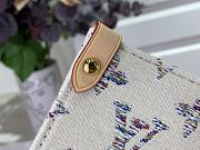 Louis Vuitton OnTheGo MM M24708 white Size 35 x 27 x 14 cm - 5