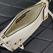 Valentino Garavani White Leather Bag Size 19 x 13 x 7 cm - 2