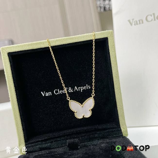  Van Cleef & Arpels Yellow Gold Mother Of Pearl Sweet Alhambra Butterfly Necklace - 1