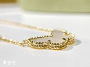  Van Cleef & Arpels Yellow Gold Mother Of Pearl Sweet Alhambra Butterfly Necklace - 5