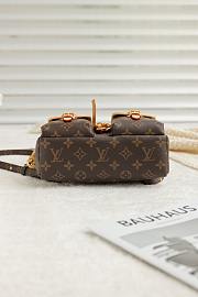 Louis Vuitton Monogram M46932 Excursion PM Size 21 x 23 x 10 cm - 5