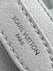 Louis Vuitton Low Key Shoulder Bag M24611 White Size 26 x 18 x 7 cm - 3