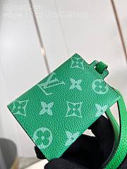 Louis Vuitton Card Holder Necklace Taigarama M83153 Green Size 7.6 x 10 x 0.5 cm - 2