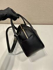 Prada Black Leather Handbag Size 25 x 18 x 10 cm - 3