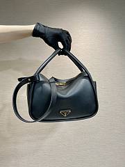 Prada Black Leather Handbag Size 25 x 18 x 10 cm - 2