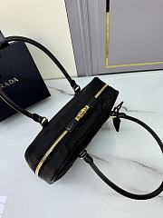 Prada Re-Edition 1978 Medium Re-Nylon And Saffiano Size 30 x 17.5 x 9 cm - 2