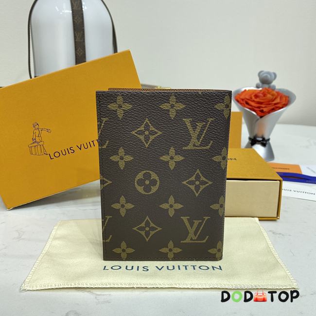 Louis Vuitton Passport Case M64502 Size 10 x 14 x 2.5 cm - 1