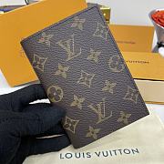 Louis Vuitton Passport Case M64502 Size 10 x 14 x 2.5 cm - 4