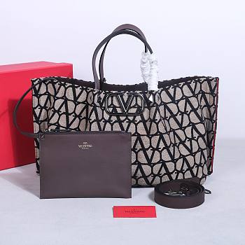 Valentino Toile Iconographe Tote Bag In Brown Size 35 x 25 x 17 cm