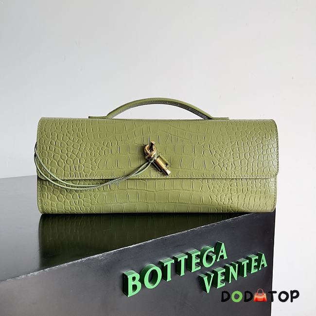 Bottega Veneta Andiamo Green Clutch Size 31 x 13 x 3 cm - 1