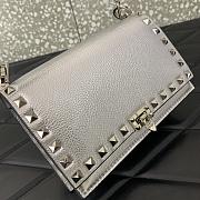 Valentino Garavani Rockstud Small Leather Crossbody Bag Silver Size 18.5 x 12 x 4 cm - 4