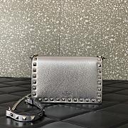 Valentino Garavani Rockstud Small Leather Crossbody Bag Silver Size 18.5 x 12 x 4 cm - 2