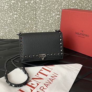 Valentino Garavani Rockstud Small Leather Crossbody Bag Black Size 18.5 x 12 x 4 cm