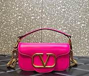 Valentino Garavani Vl­o­go Shoul­der Bag Pink Size 20 cm - 1