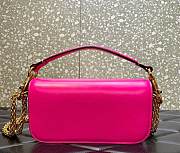 Valentino Garavani Vl­o­go Shoul­der Bag Pink Size 20 cm - 2