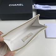 Chanel White Caviar Card Case Size 12 x 7.5 x 2.5 cm - 2