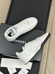 Chanel Low-Top Sneakers White 01 - 6