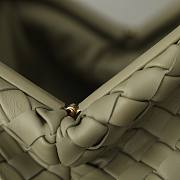 Bottega Veneta Lauren 1980 Teen Clutch Beige Size 31.5 x 16.5 x 11 cm - 6