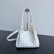 Bottega Veneta Andiamo Paravhute Handbag White Size 21 x 17 x 16.5 cm - 1