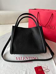 Valentino Garavani Alltime Medium Black Size 26 x 21 x 17 cm - 3