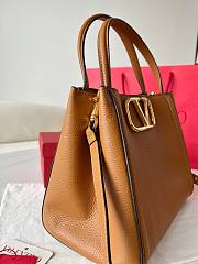 Valentino Garavani Alltime Medium Brown Size 26 x 21 x 17 cm - 2