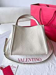 Valentino Garavani Alltime Medium White Size 26 x 21 x 17 cm - 6