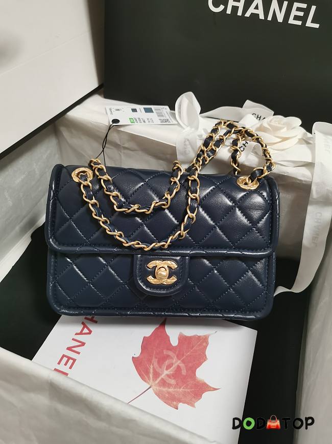 Chanel Flap Bag Lambskin Navy Blue Size 22.5 x 7 x 14.5 cm - 1