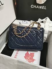 Chanel Flap Bag Lambskin Navy Blue Size 25 x 8 x 17 cm - 4