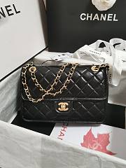 Chanel Flap Bag Lambskin Black Size 25 x 8 x 17 cm - 1