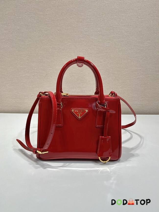 Prada Saffiano Galleria Patent Red Bag Size 20 x 15 x 9.5 cm - 1