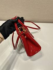 Prada Saffiano Galleria Patent Red Bag Size 20 x 15 x 9.5 cm - 4