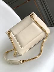 Bvlgari Serpenti Reverse Series Small Shoulder Bag White Size 22.5 x 15 x 7 cm - 2