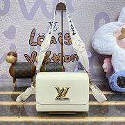 Louis Vuitton Twist Traveler Small M24758 White Size 19 x 15 x 9 cm - 1