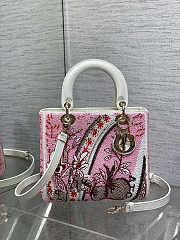 Dior Medium Lady D-Lite beaded Embroidery Size 24 x 20 x 11 cm - 1