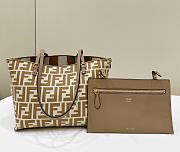  Fendi Meidum Roll Tote Bag Size 22 x 14 x 18 cm - 6