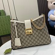 Gucci Padlock Medium Shoulder Bag White Size 32.5 x 24 x 5.5 cm - 1